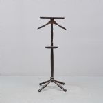 584314 Valet stand